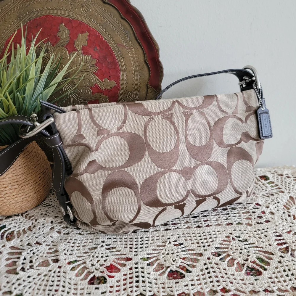 Coach Baguette Signature Shoulder Bag Crossbody Bag - Picture 4 of 9